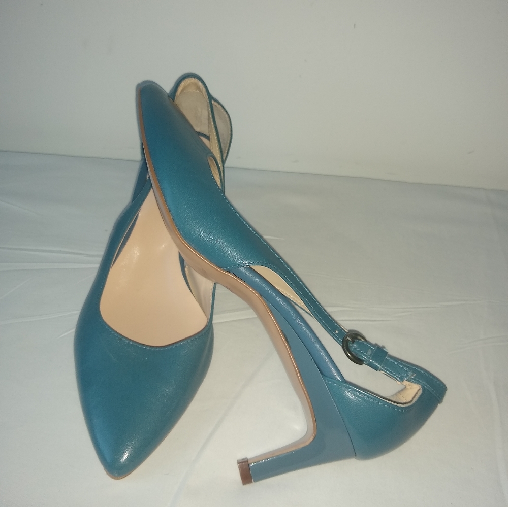 Bata Women Closed Toe Shoes Blue Sz 8.5
